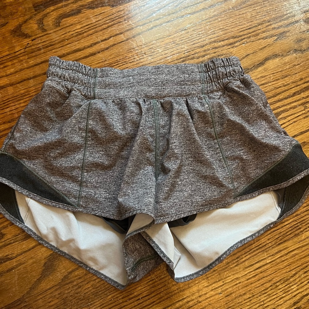 GREY LULULEMON SHORTS 2.5”